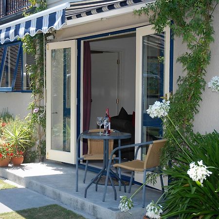 The Village Apartment, Just Steps To The Village Shops, Bars And Restaurants Havelock North Exteriör bild